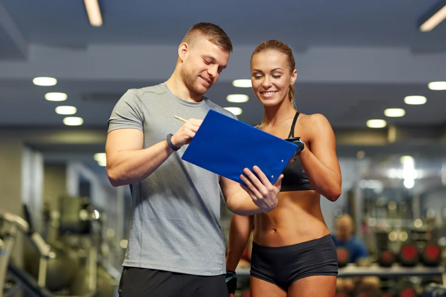 Formation CQP IF à distance avec cours en visio et ateliers encadrés.