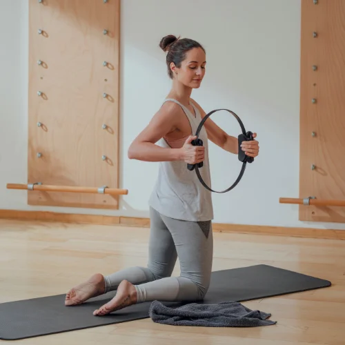 Pratique du Pilates Mat lors de la formation Pilates Matwork 1 à Paris 17